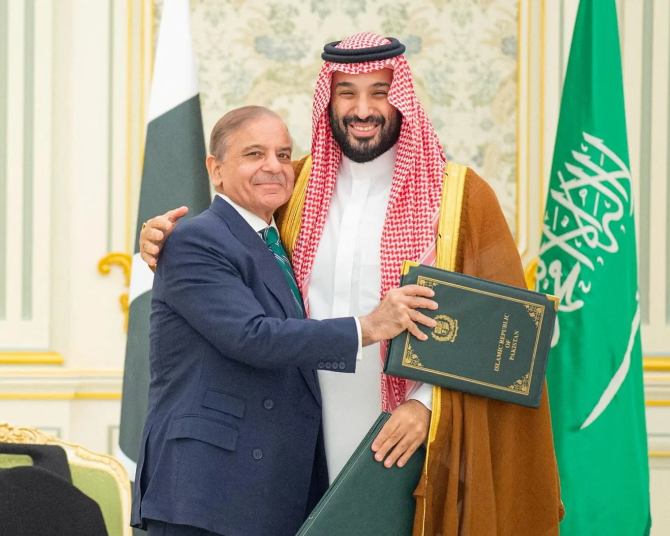 Saudi Arabia, Pakistan Sign Mutual Defense Pact