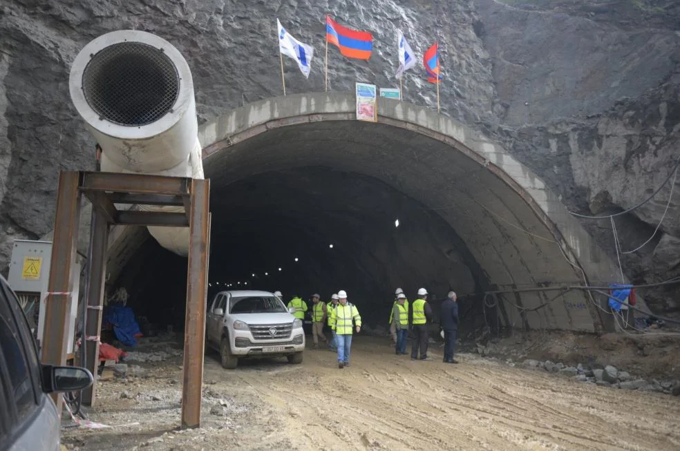 Строительство трассы "Север-Юг" продолжается