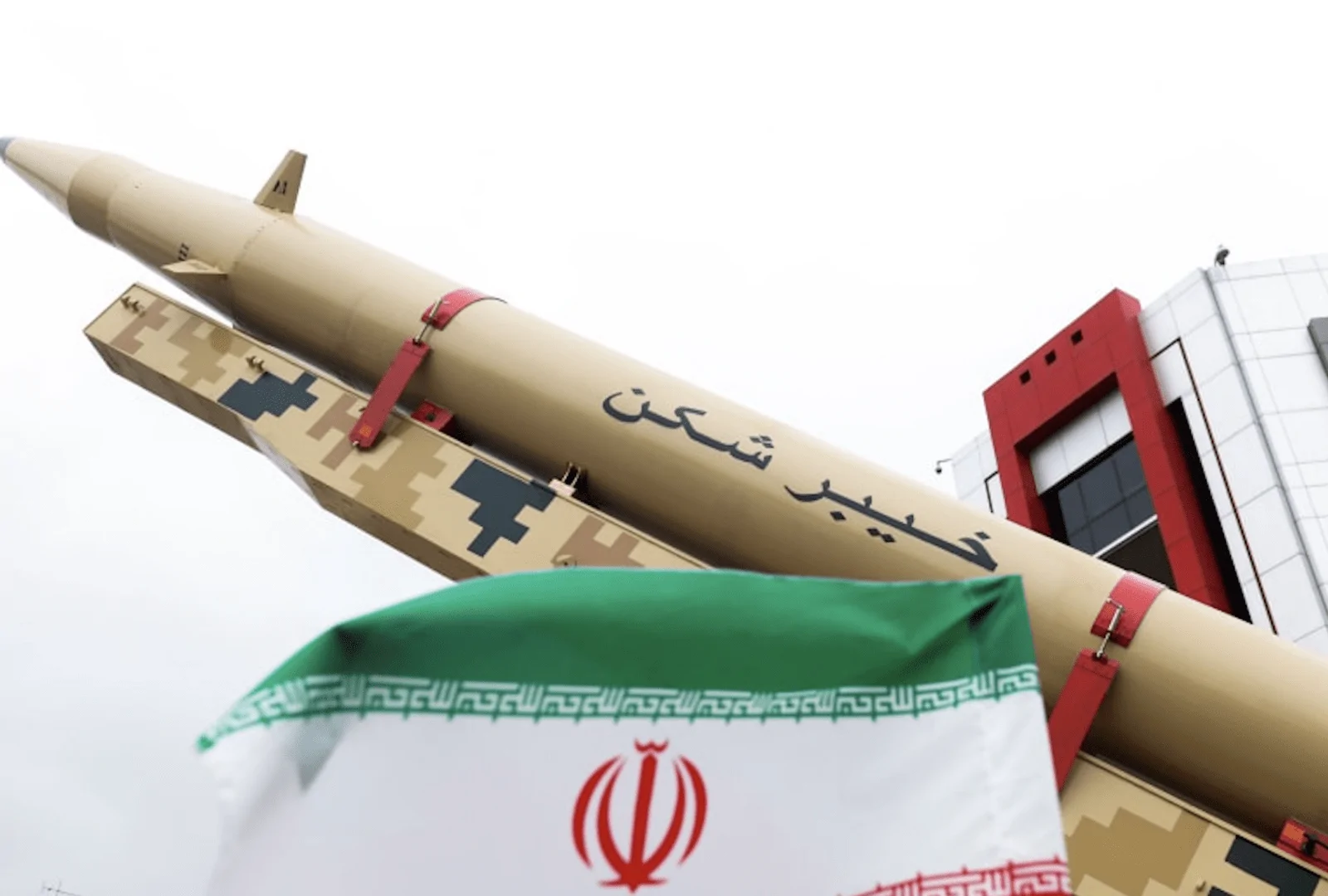 Iran Recalls Envoys Over Restored European Sanctions