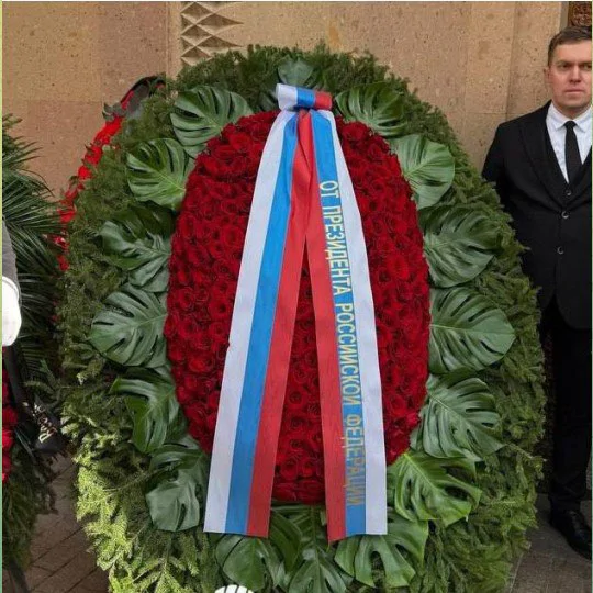 Putin, Mishustin Send Wreaths to Tigran Keosayan's Funeral