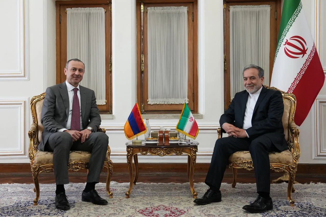 Գրիգորյանը Թեհրանում հանդիպել է Իրանի ԱԳ նախարարի հետ