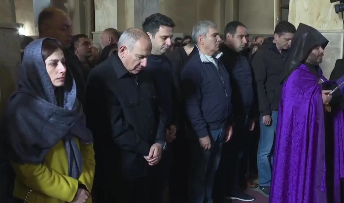 Նիկոլ Փաշինյանը Արարատ գյուղի Սբ․Հակոբ եկեղեցում մասնակցում է պատարագի