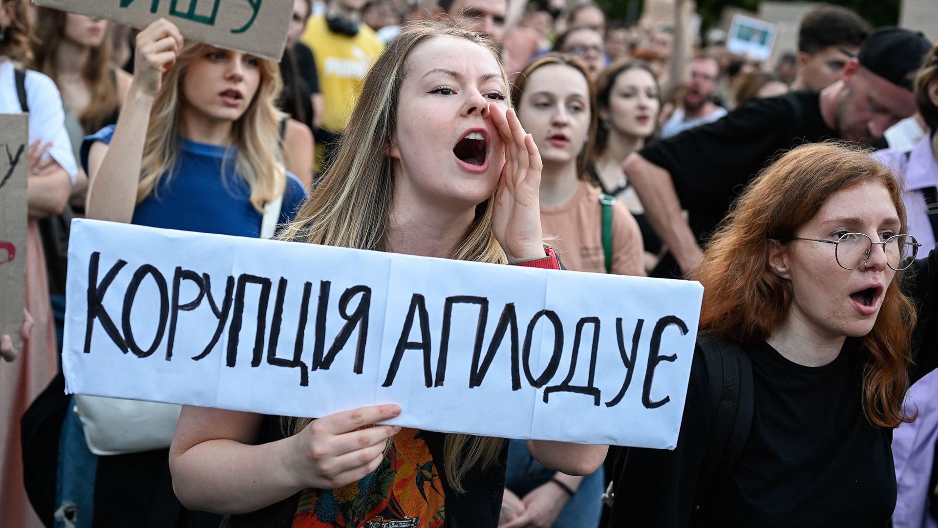 Protests in Ukraine Over Anti-Corruption Law
