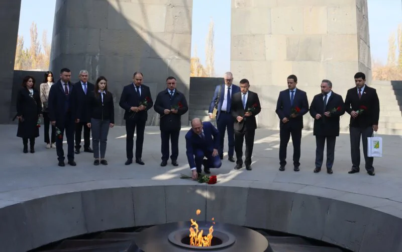 Rostov-on-Don Mayor Visits Armenian Genocide Memorial