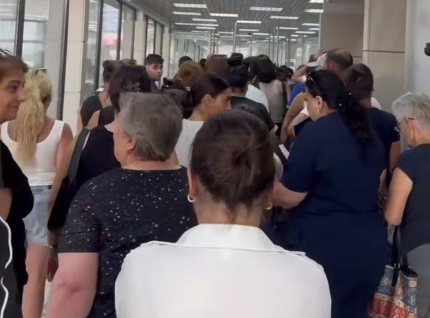 J.Lo Concert Causes Huge Queues at Armenia-Georgia Border