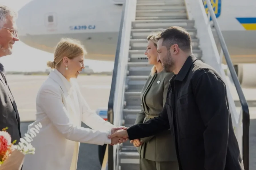 Zelenskyy in US for Crucial Talks with Trump
