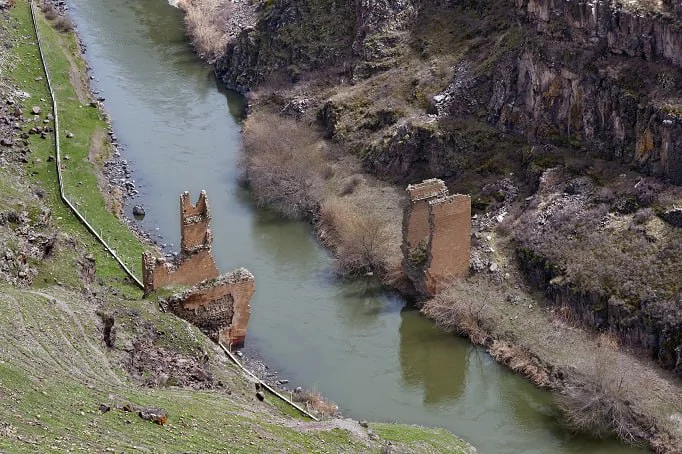 Հայաստանն ու Թուրքիան կվերականգնեն Անիի կամուրջը․ Ermenihaber.am
