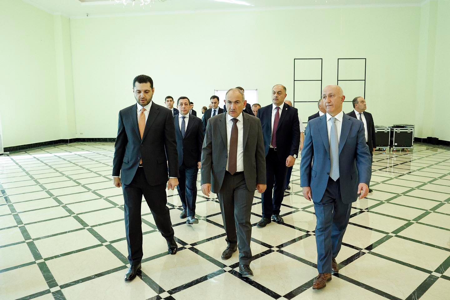 Пашинян ознакомился с подготовкой к COP17 в экспо-центре «Меридиан»
