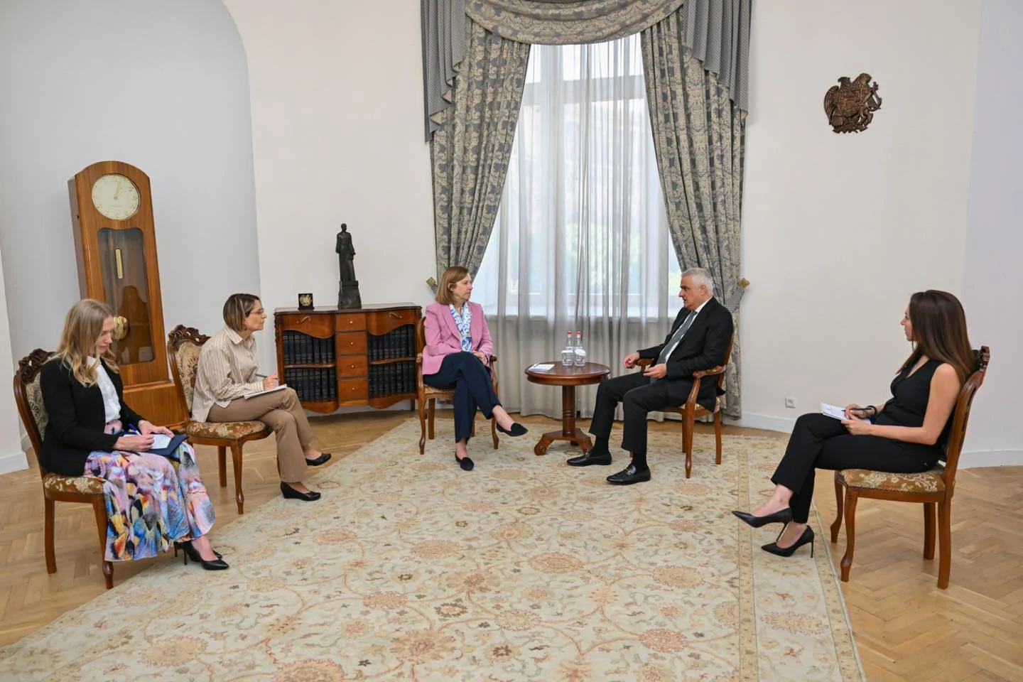 Armenian DPM, US Ambassador Discuss Regional Communications
