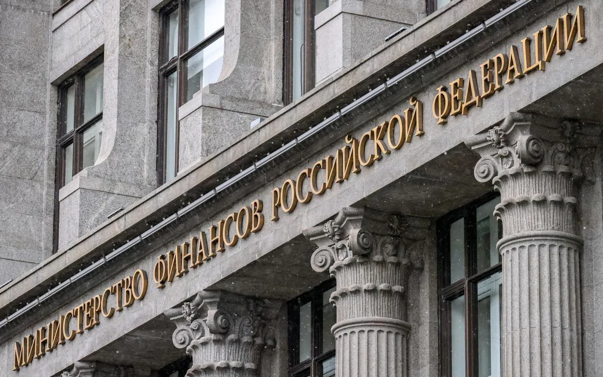 Россия заморозит расходы и повысит налоги для финансирования войны