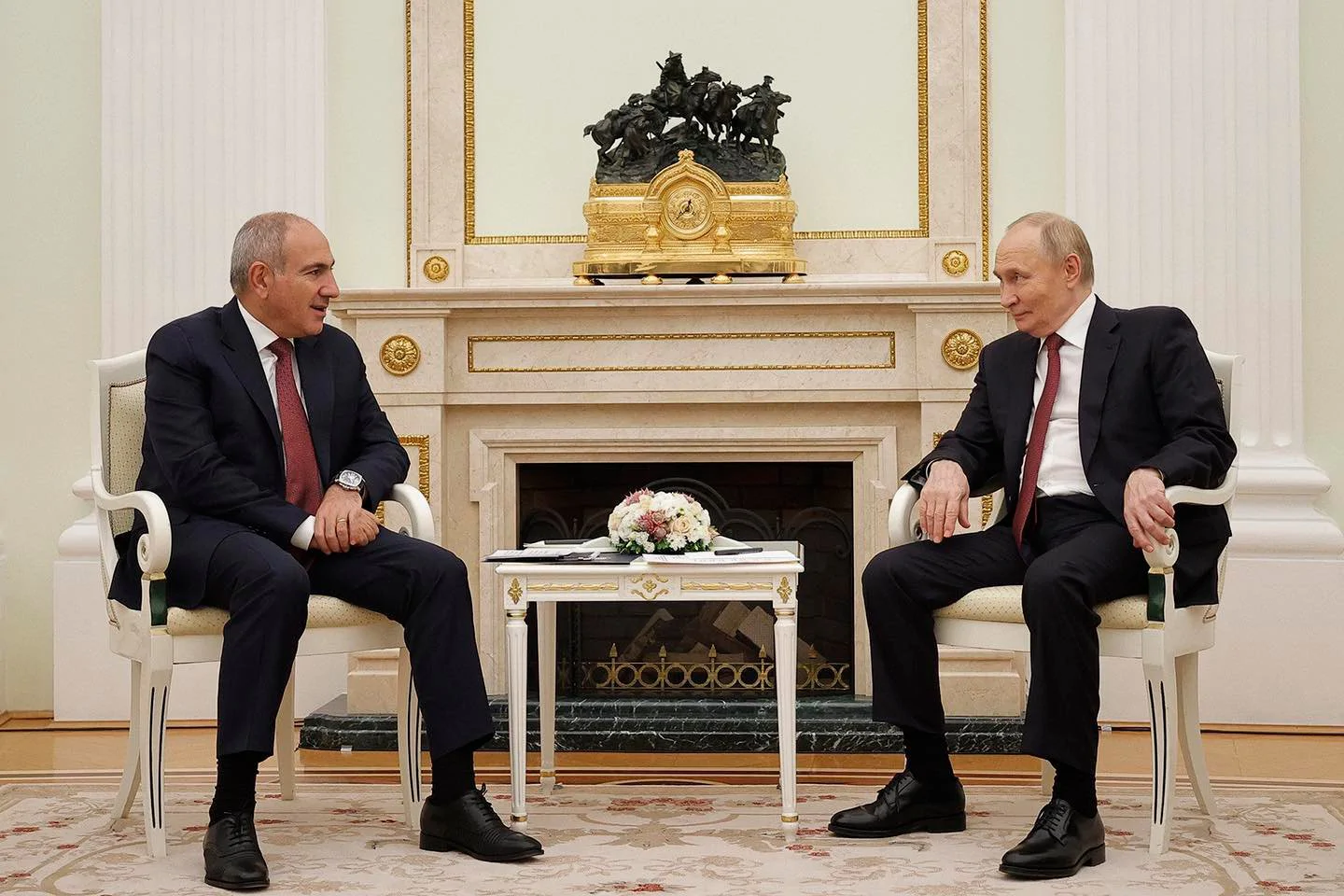 Путин и Пашинян обсудили в Кремле АЭС и отношения