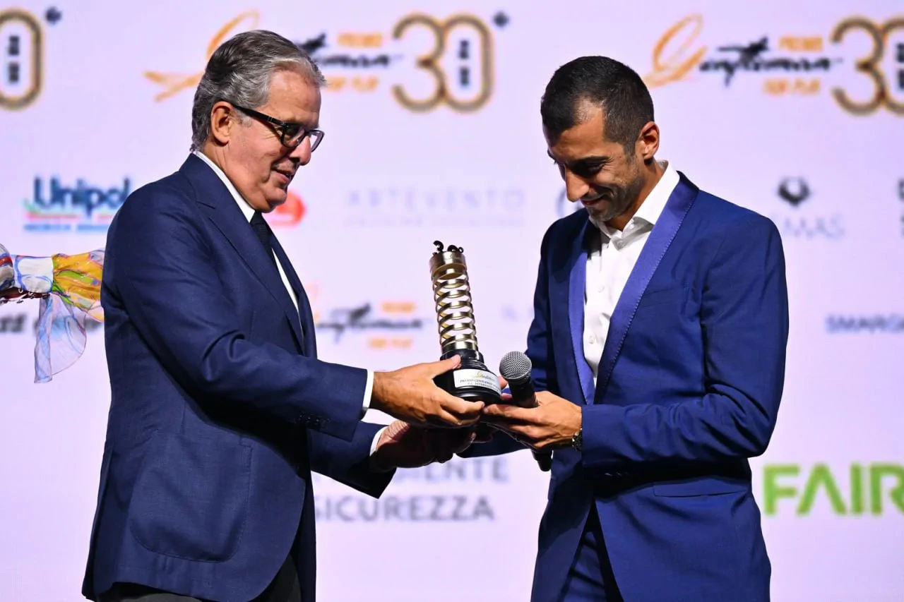 Генрих Мхитарян удостоен престижной премии Gentleman Award