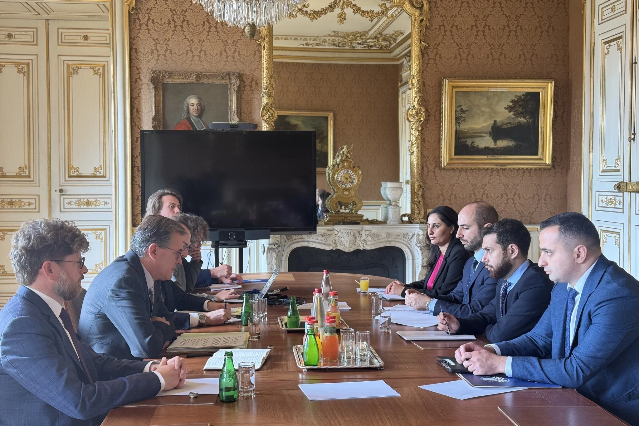 Armenia, France Hold Political Consultations in Paris