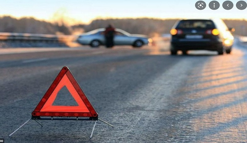 В Ереване Kia сбила мать с ребенком: ребенок в тяжелом состоянии