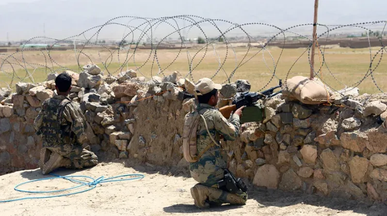 Pakistan Strikes Targets in Afghanistan Amid Border Tension