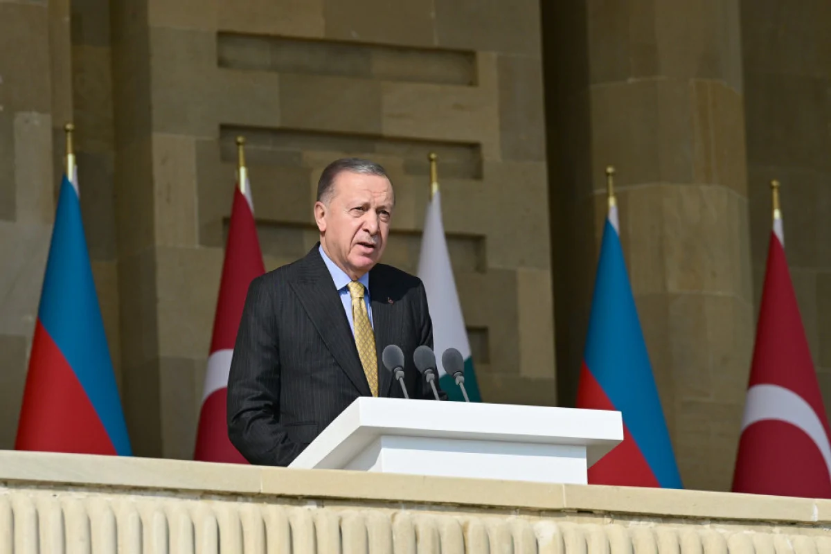 Эрдоган в Баку: отнимает у Алиева лавры победы?