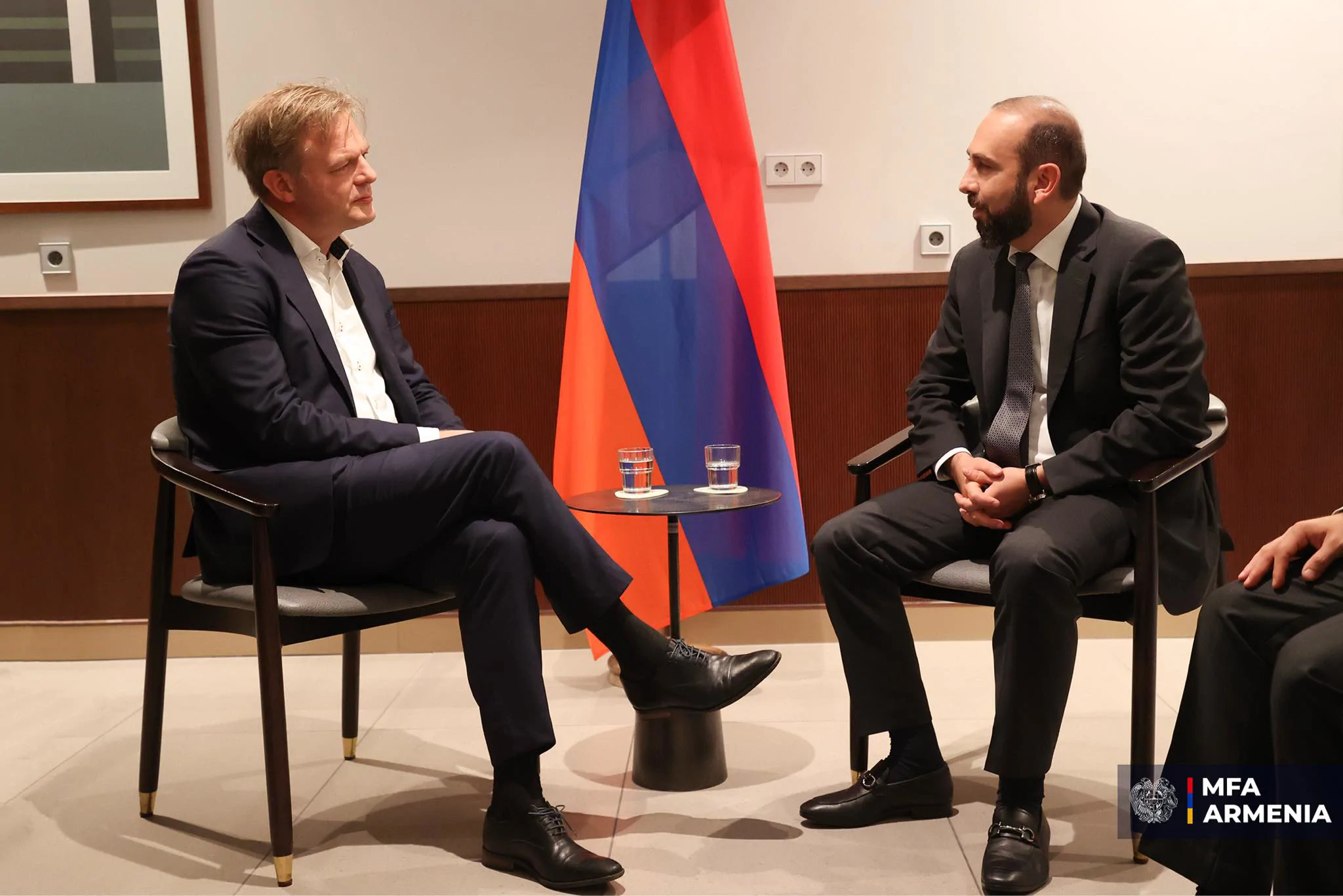 Mirzoyan Meets with Former Dutch MP Pieter Omtzigt