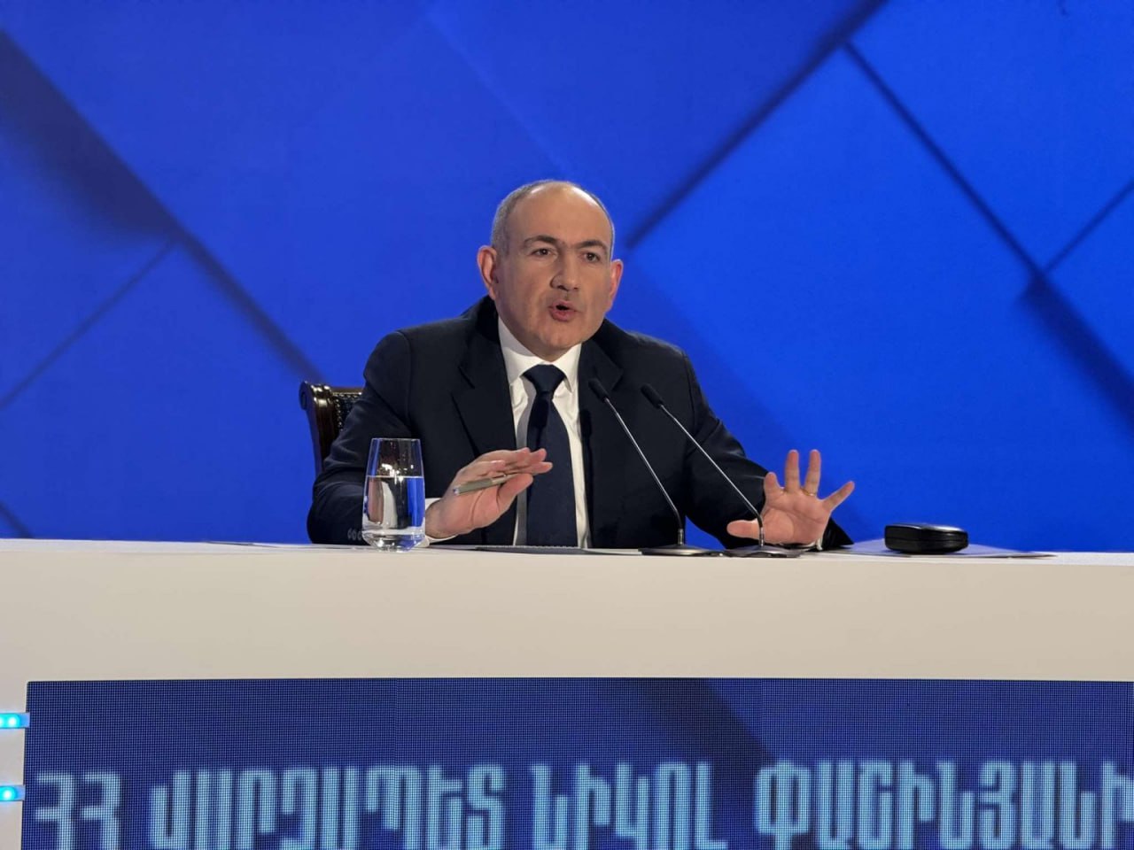 Armenian Border Guards to Be on Nakhichevan Road: Pashinyan