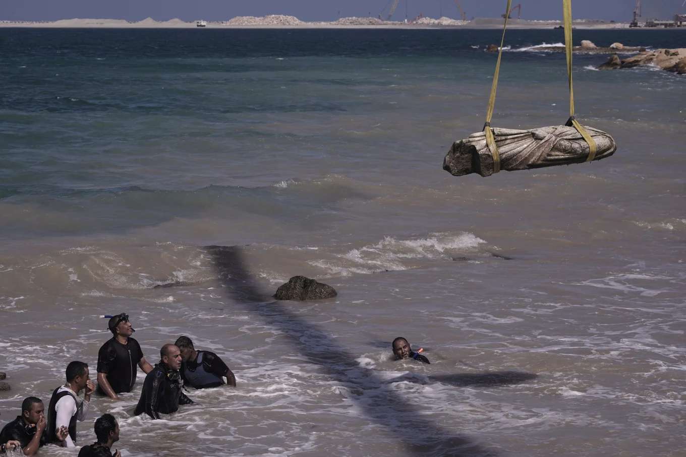 2000-year-old statues have been discovered on the floor of the Mediterranean