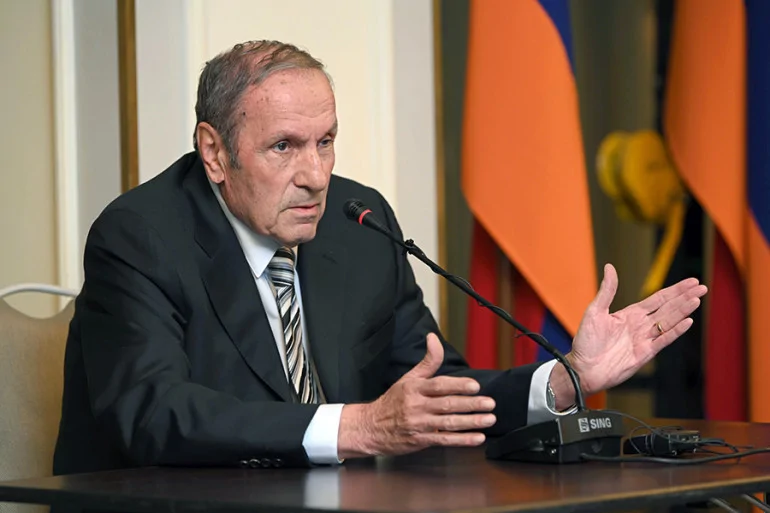 Ter-Petrosyan Urges Boycott of Pashinyan's Etchmiadzin Rally