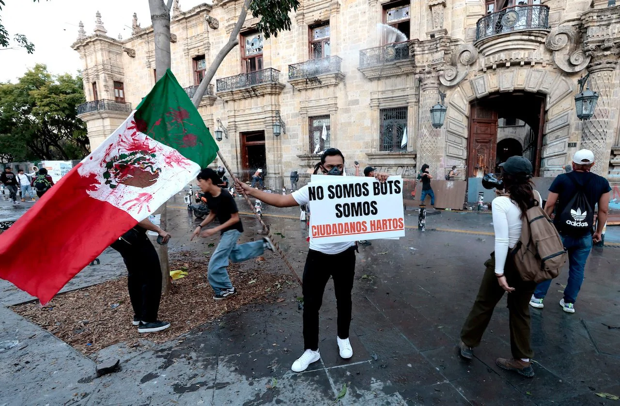 Столкновения в Мехико: 120 человек пострадали