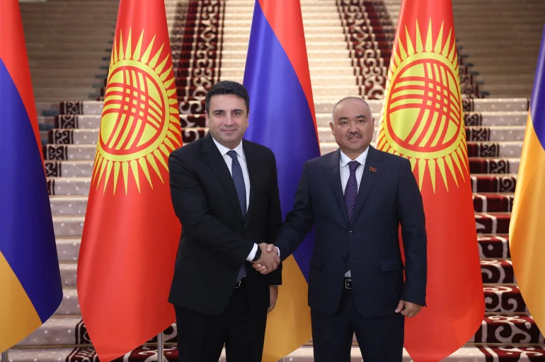 Ալեն Սիմոնյանը Ղրղզստանում քննարկել է Ադրբեջանում գտնվող հայ գերիների հարցը
