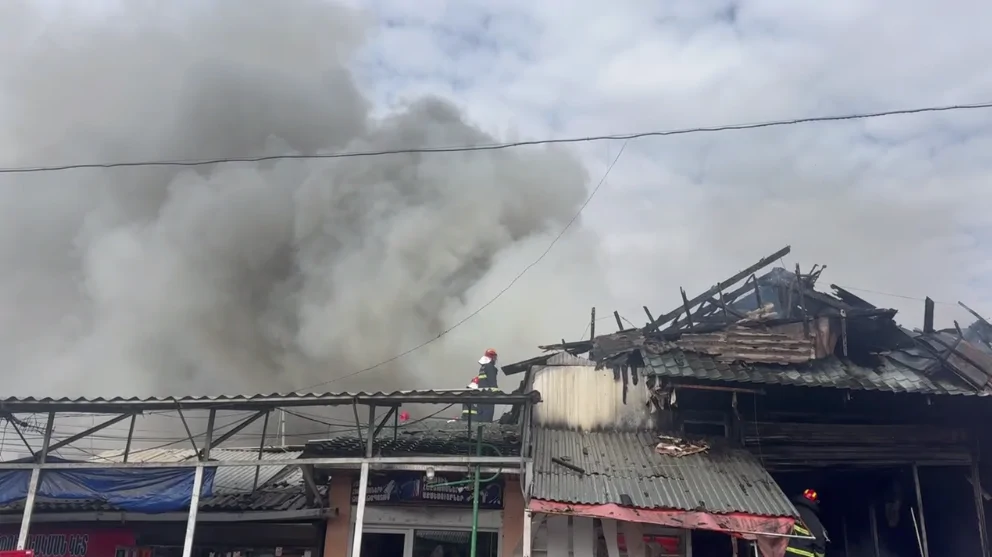 Հրդեհ է բռնկվել «Մալաթիա» տոնավաճառի կոշիկի պահեստում