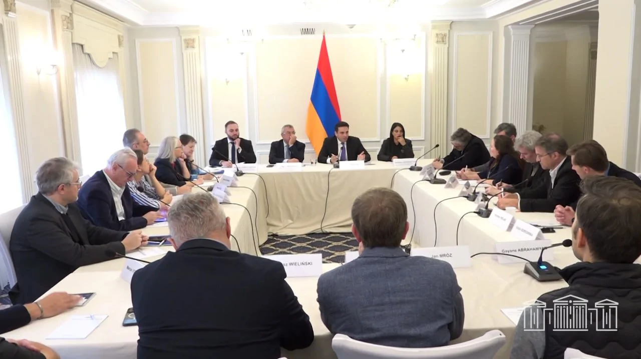 Ալեն Սիմոնյանը միջազգային լրատվամիջոցների հետ քննարկել է ՀՀ քաղաքականությունը