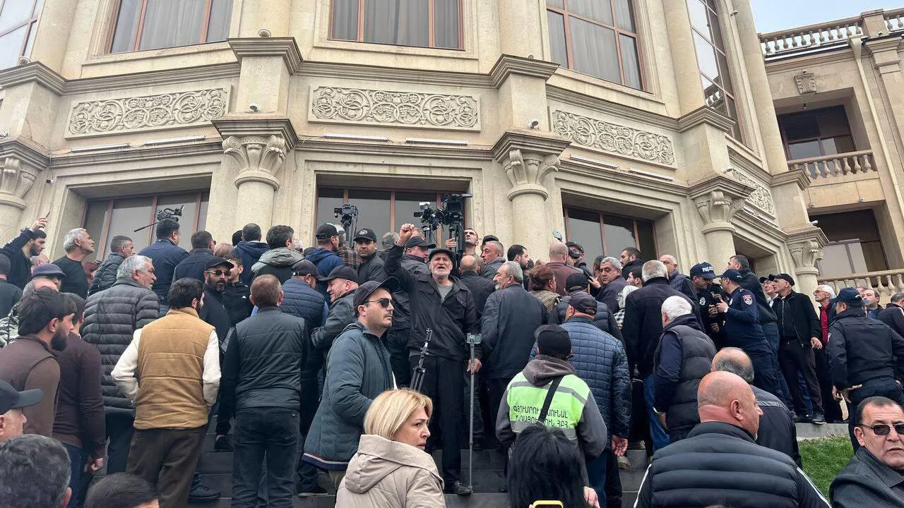 33 People Arrested in Gyumri City Hall Mass Riot Case
