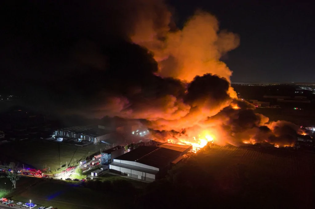 Explosion Rocks Buenos Aires, Airport Shuts Down