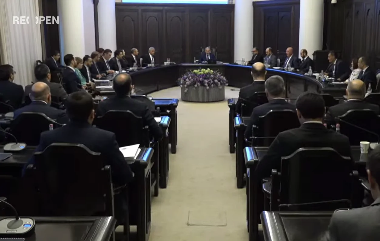 44 հարց, 41-ը՝ չզեկուցվող, 2-ը՝ գաղտնի․ կայացել է Կառավարության հերթական նիստը