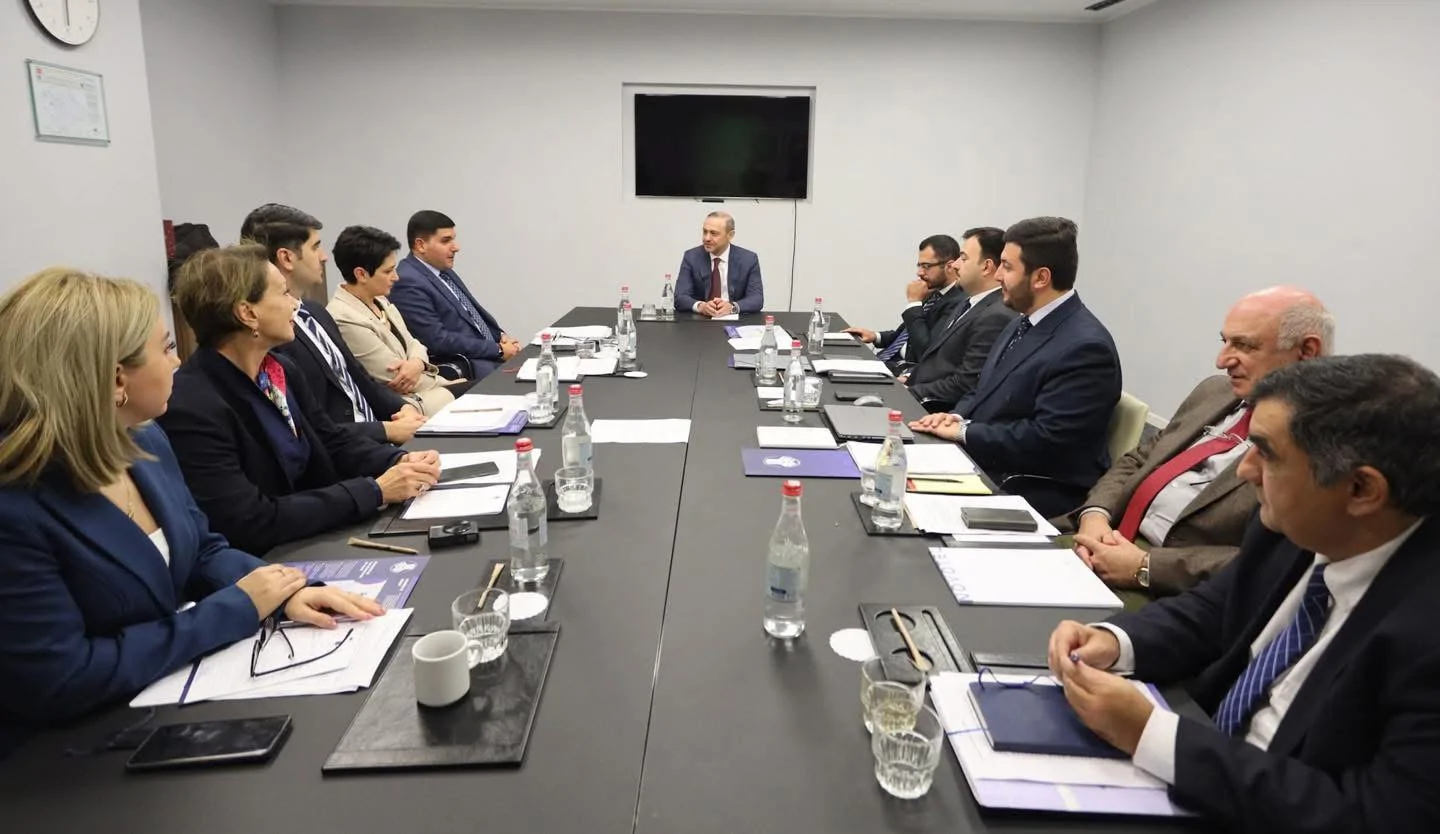 Գրիգորյանը հանդիպել է հայ-ադրբեջանական քաղհասարակության ներկայացուցիչների հետ