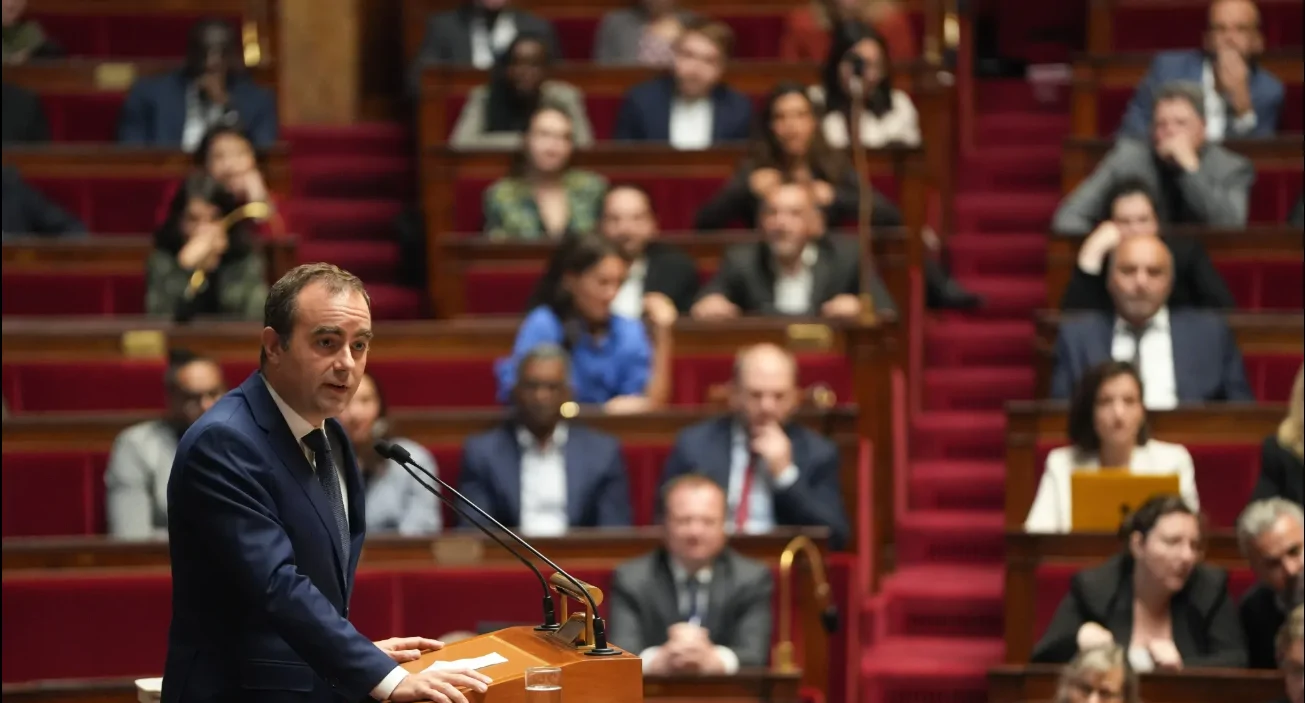 French Gov't Survives No-Confidence Vote by Halting Reform