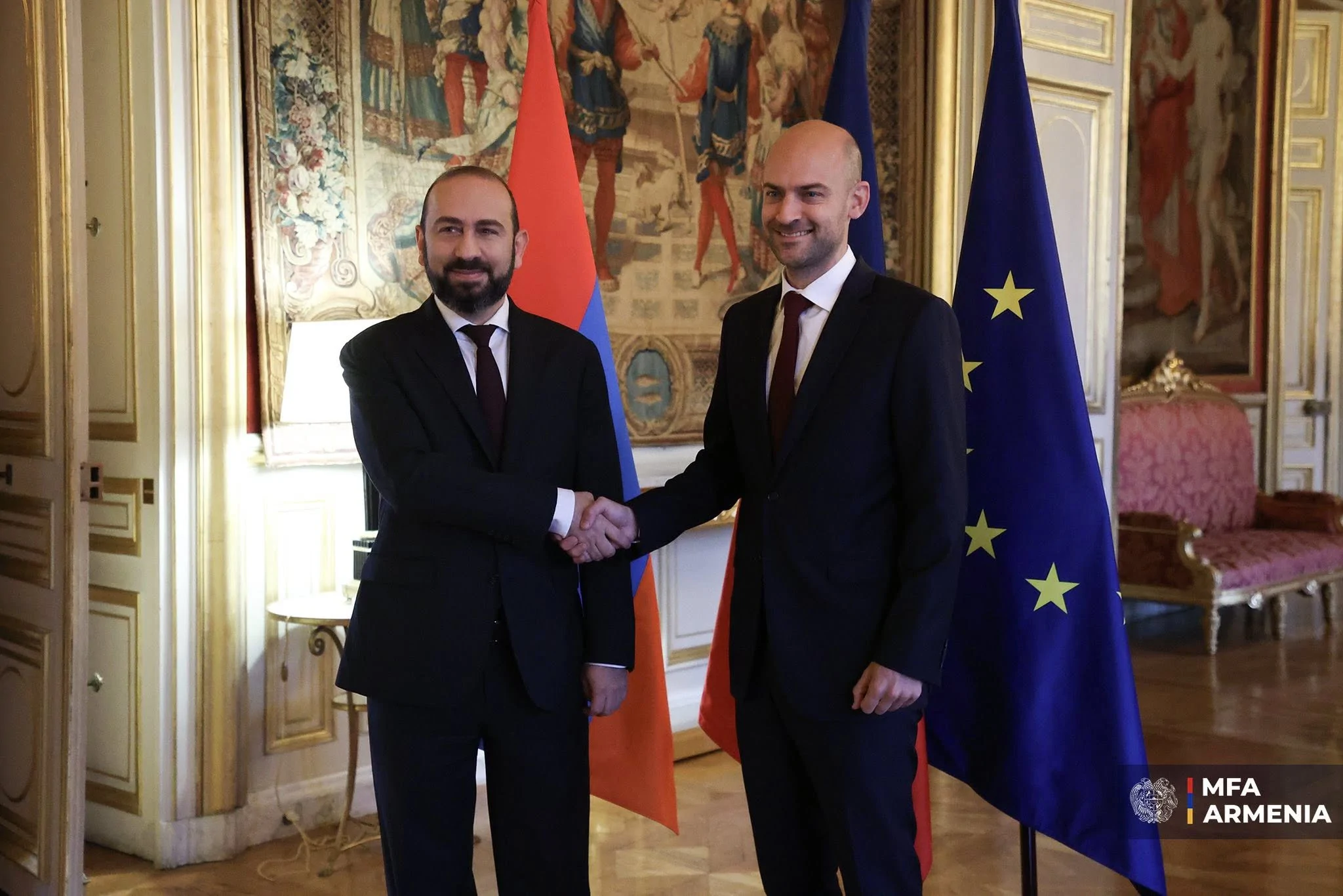 Мирзоян и Барро обсудили в Париже вашингтонские договоренности