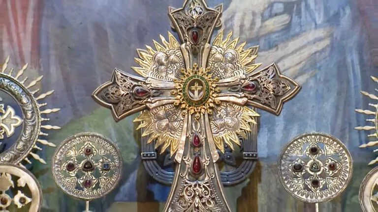 Армянская Церковь отмечает праздник Обретения Креста