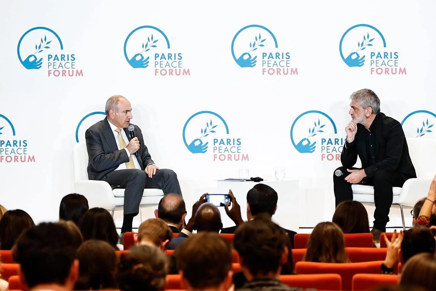 Пашинян в Париже: Мир с Азербайджаном – это реальность