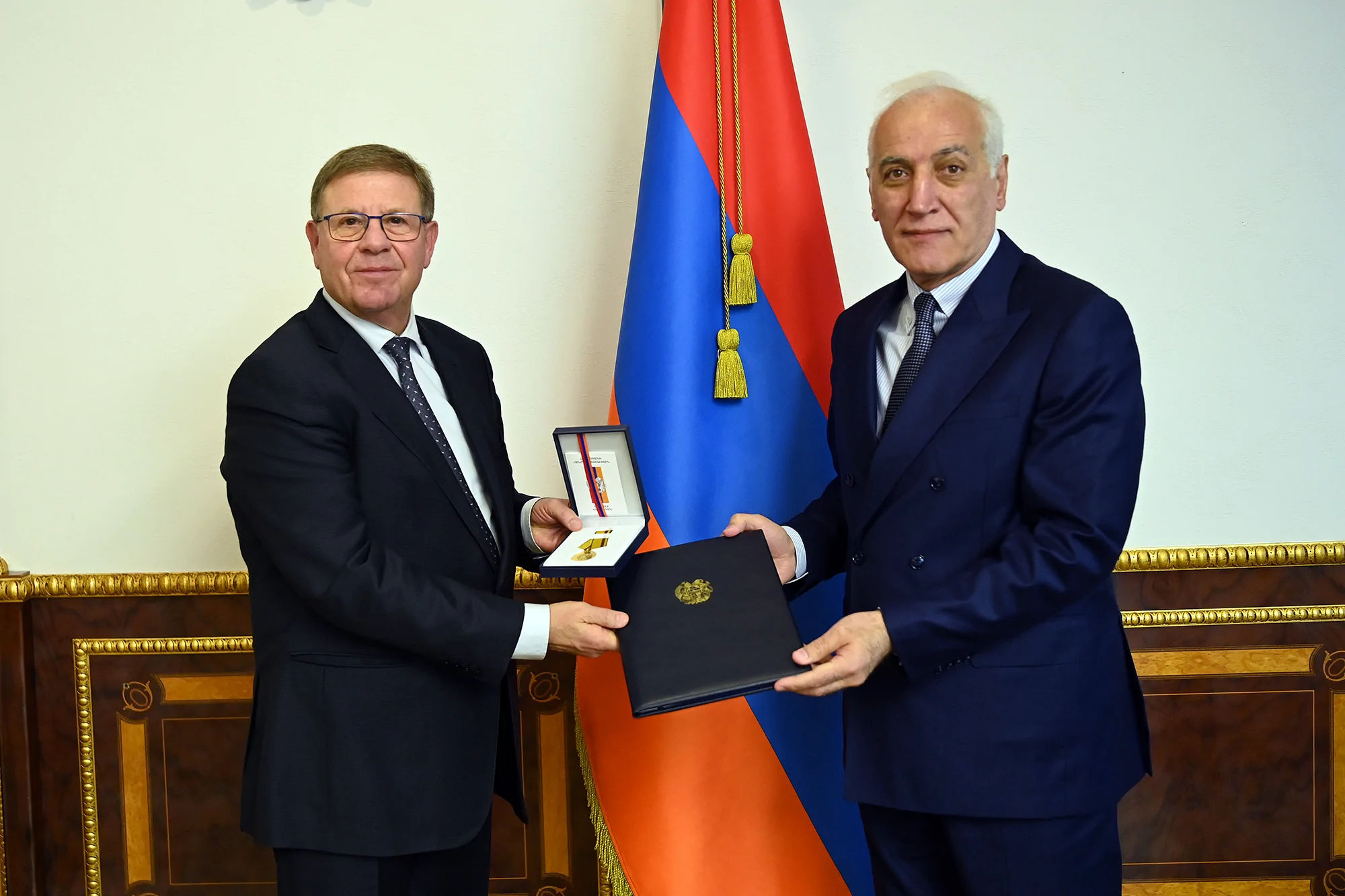 Վահագն Խաչատուրյանը Ադամ Քաբլանյանին պարգևատրել է երախտագիտության մեդալով