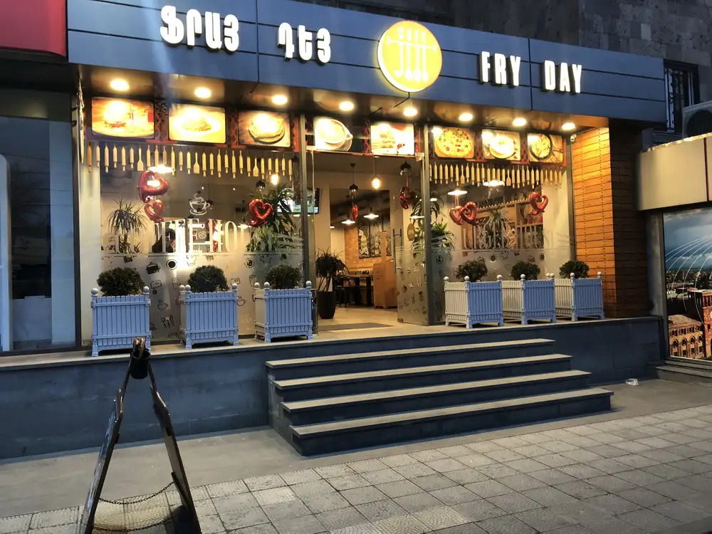 3 հնդիկ ուսանող թունավորվել է հավի մսով պիցցայից