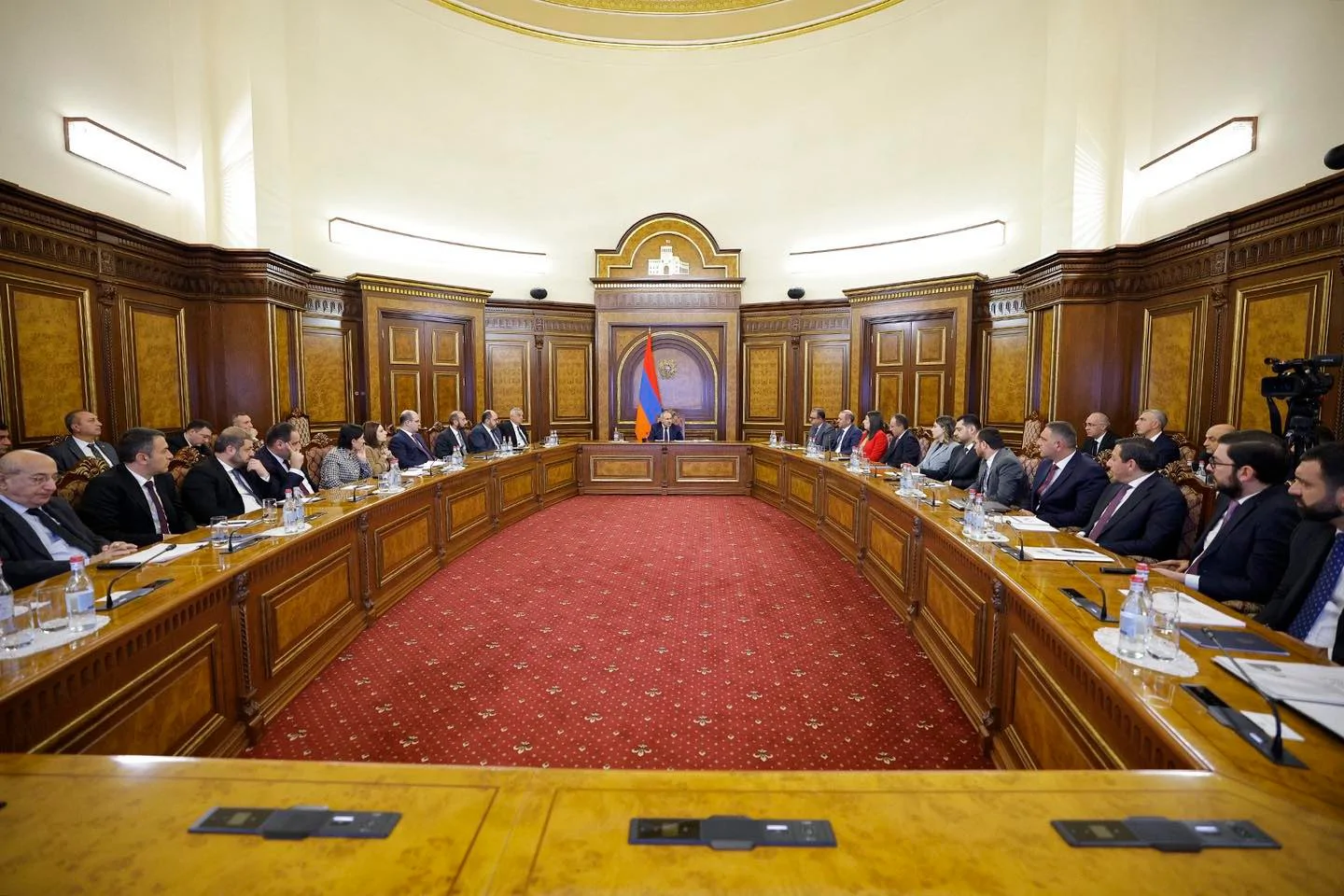 Փաշինյանը քննարկել է պաշտոնյաների բարեվարքության համակարգը