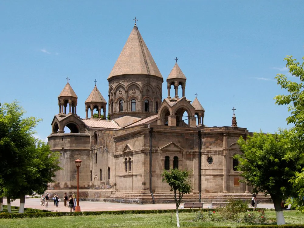 Գերագույն հոգևոր խորհուրդը դատապարտում է իշխանության ճնշումները