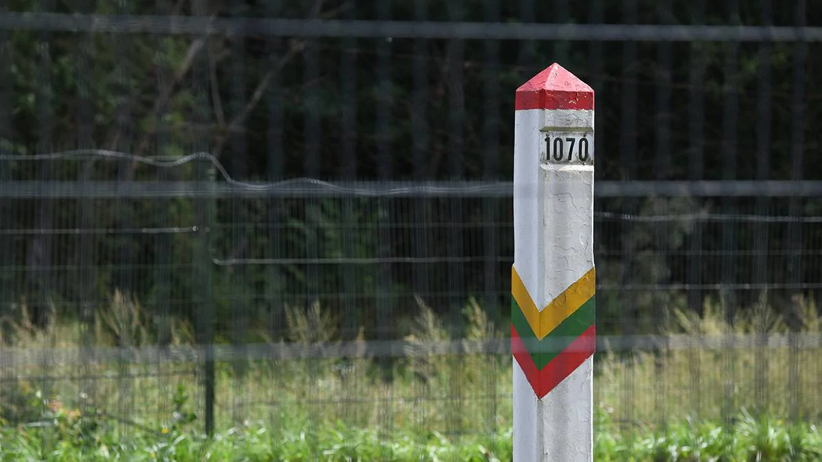 Lithuania Shuts Belarus Border Crossings Over Smuggling Balloons