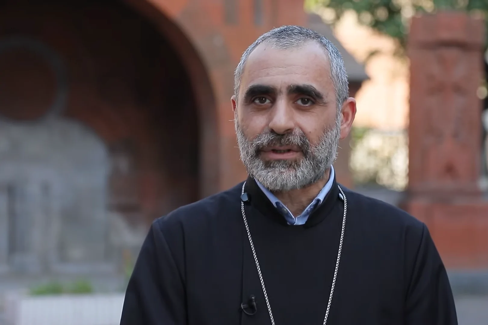 Դուրս է բերվել Աստվածամուխ Սուրբ Գեղարդը․ Եսայի քահանա