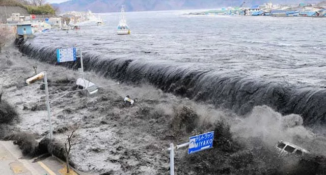 7.4 Quake Hits Philippines, Tsunami Warning Issued
